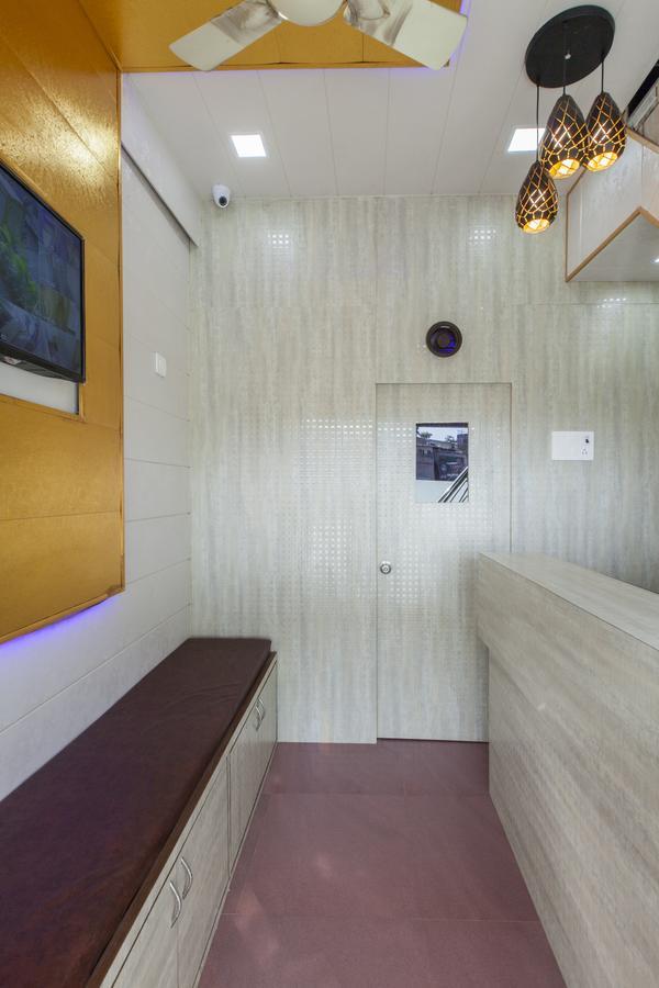 Abza Deluxe Dormitory Мумбаи Экстерьер фото